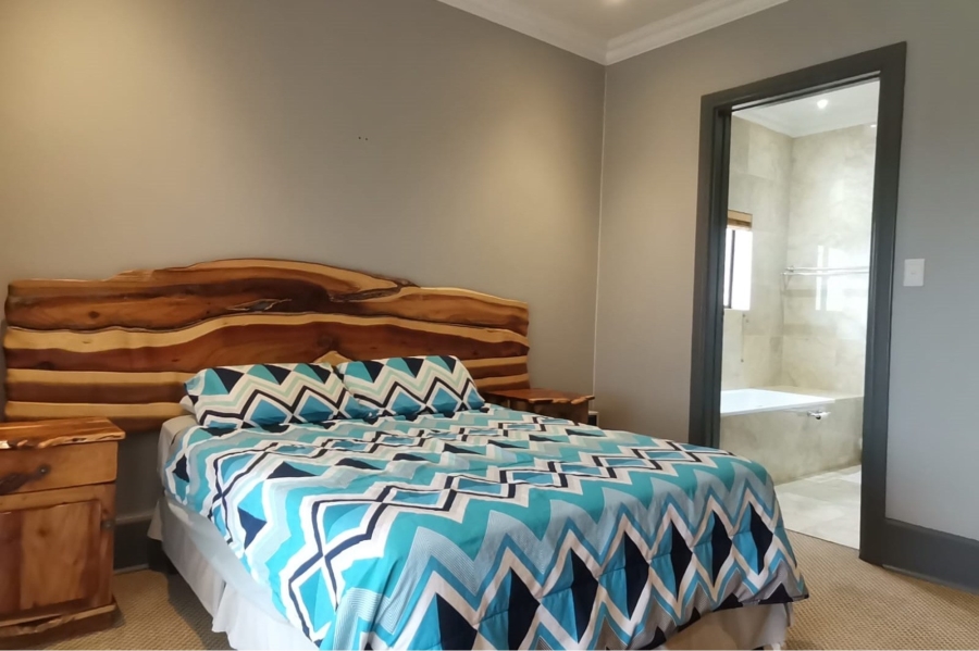 5 Bedroom Property for Sale in Bluewater Bay Eastern Cape
